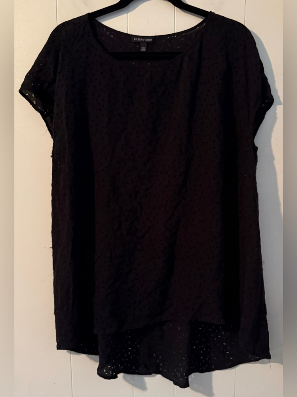 Eileen Fisher Top Womens Size S/P Black 100% Silk Laser Cut Cap Sleeves Natural